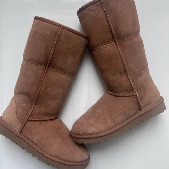 UGG Classic Tall II Sheepskin Boots in Chestnut Color Size 7 - Picture 2 of 10